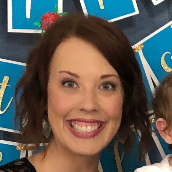 Meet your Posher, Lindee - Picture 1 of 1